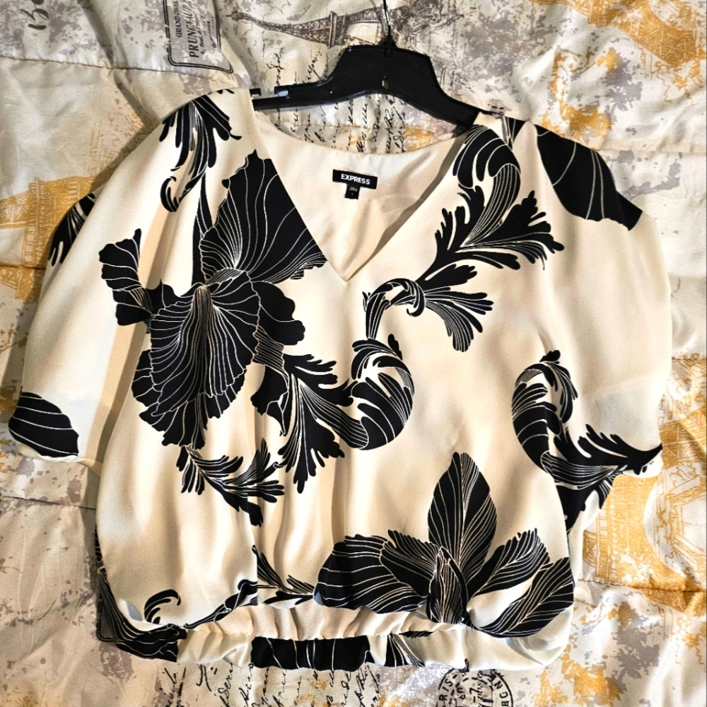 Express Black and White Floral Women's Top